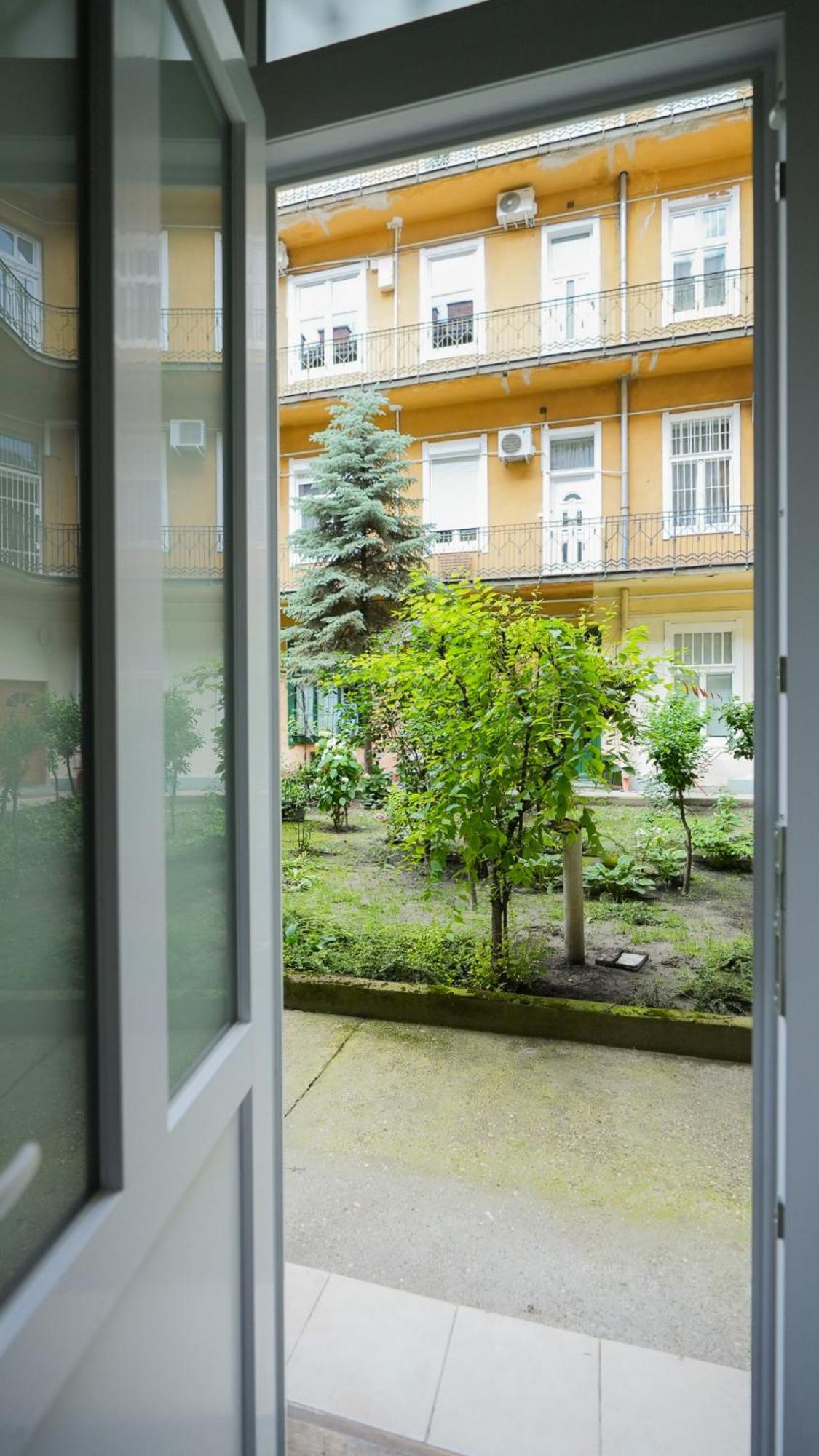 Instant Ruinbar Central Premium Apartment B Budapest Bagian luar foto